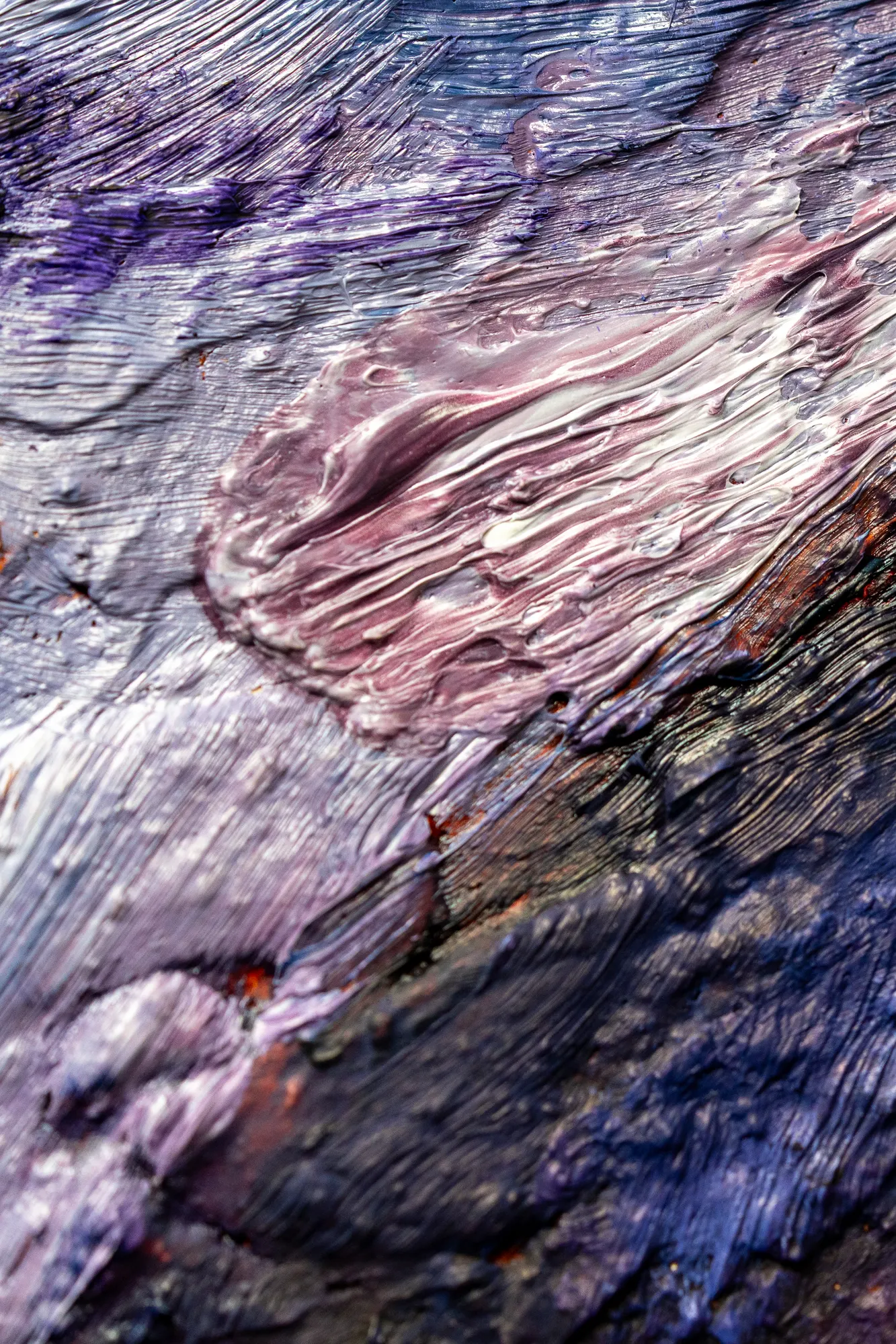 A tall slice of lavender and white ridges running beside deeper violet.